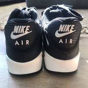 Women’s Nike Air Max 90 grey/blk/white sneakers